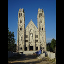 Wir durchfuhren eine Gegend mit unerwartet vielen christlichen Kirchen; hier wird sogar eine neu gebaut